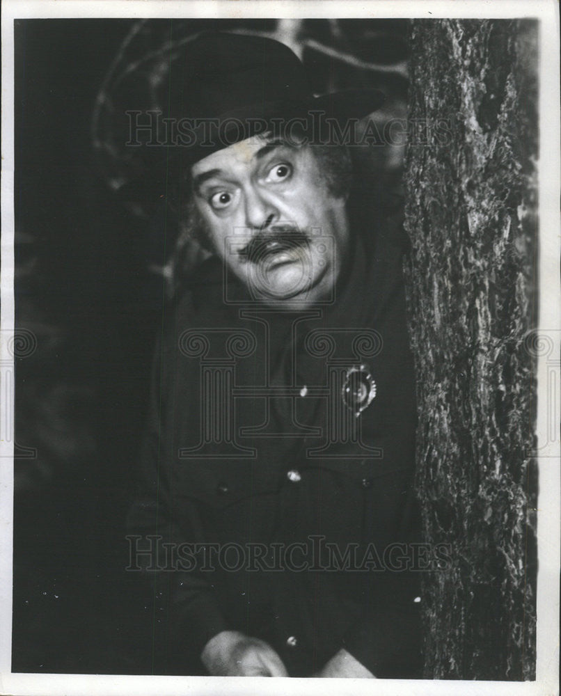 1973 Press Photo Old Faithful Television Movie Actor Mostel Filming Sc ...