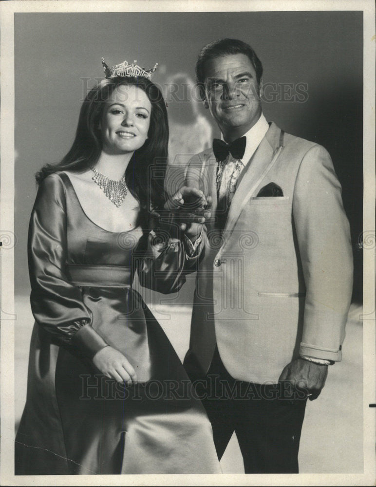 1971 Press Photo Miss America 1971 Phyllis George with pageant host Bert Parks - Historic Images