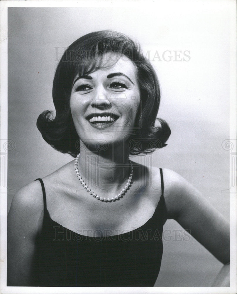 1965 Press Photo Pianist-singer Virginia Paul - Historic Images