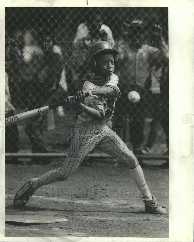 1982 Press Photo A Black Sox Player Swings At A White Sox Pitch - Historic Images