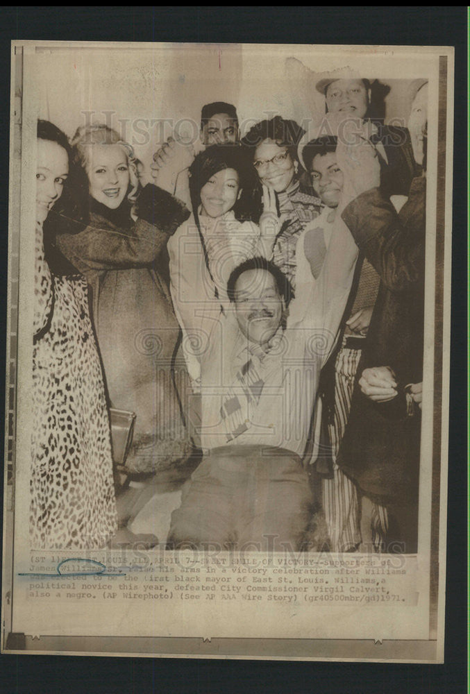 1971 Press Photo JAMES WILLIAM SR. FIRST BLACK MAYOR EAST ST. LOUIS - Historic Images