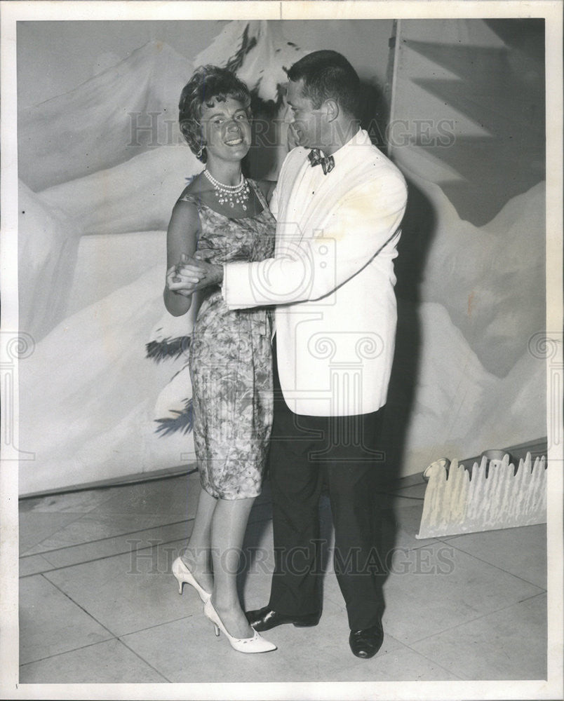 1961 Press Photo MR. AND MRS. ROBERT LASATER JR - Historic Images