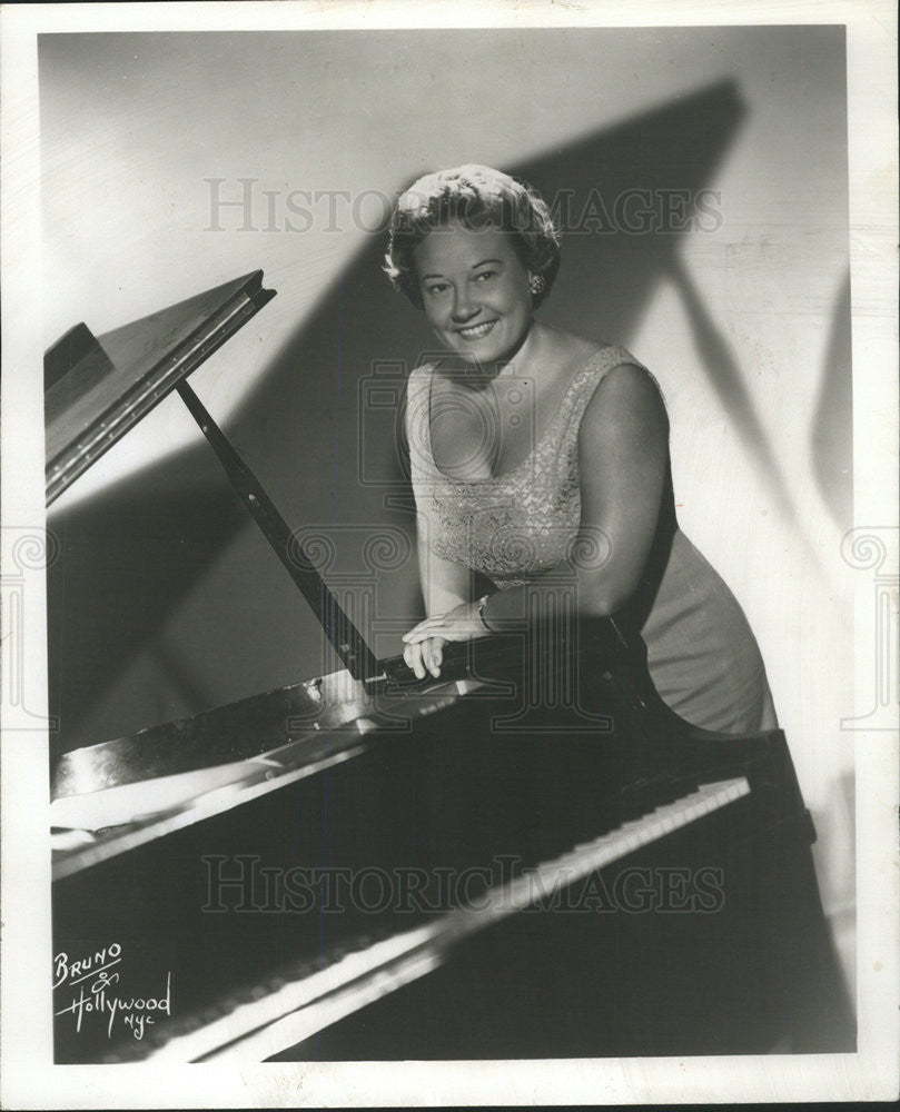 1962 Press Photo SINGER DENE MUSTIN - Historic Images