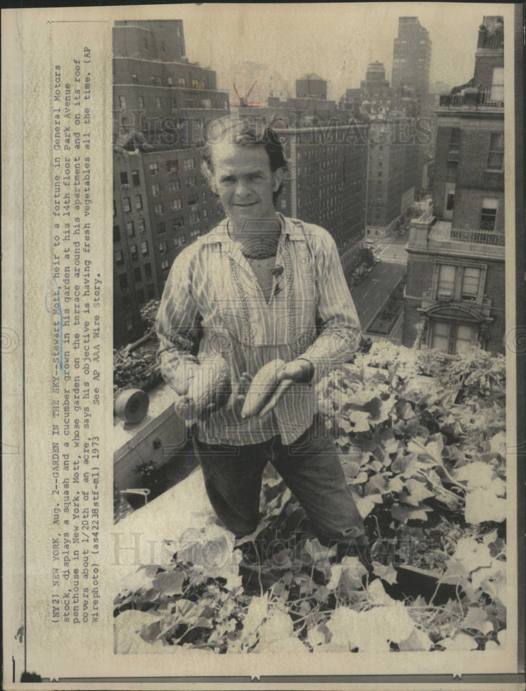 1973 Press Photo Stewart Mott, Heir General Motors Stock, In His Roof Garden - Historic Images