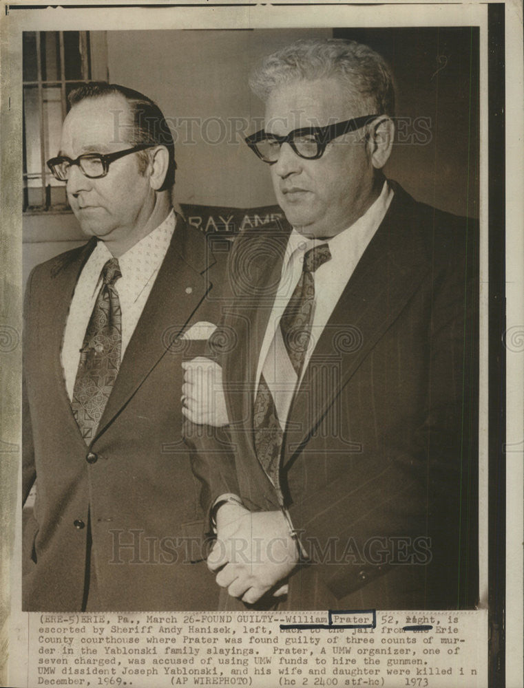 1973 Press Photo Sheriff Andy Hanisek Escort Convicted Murderer William Prater - Historic Images