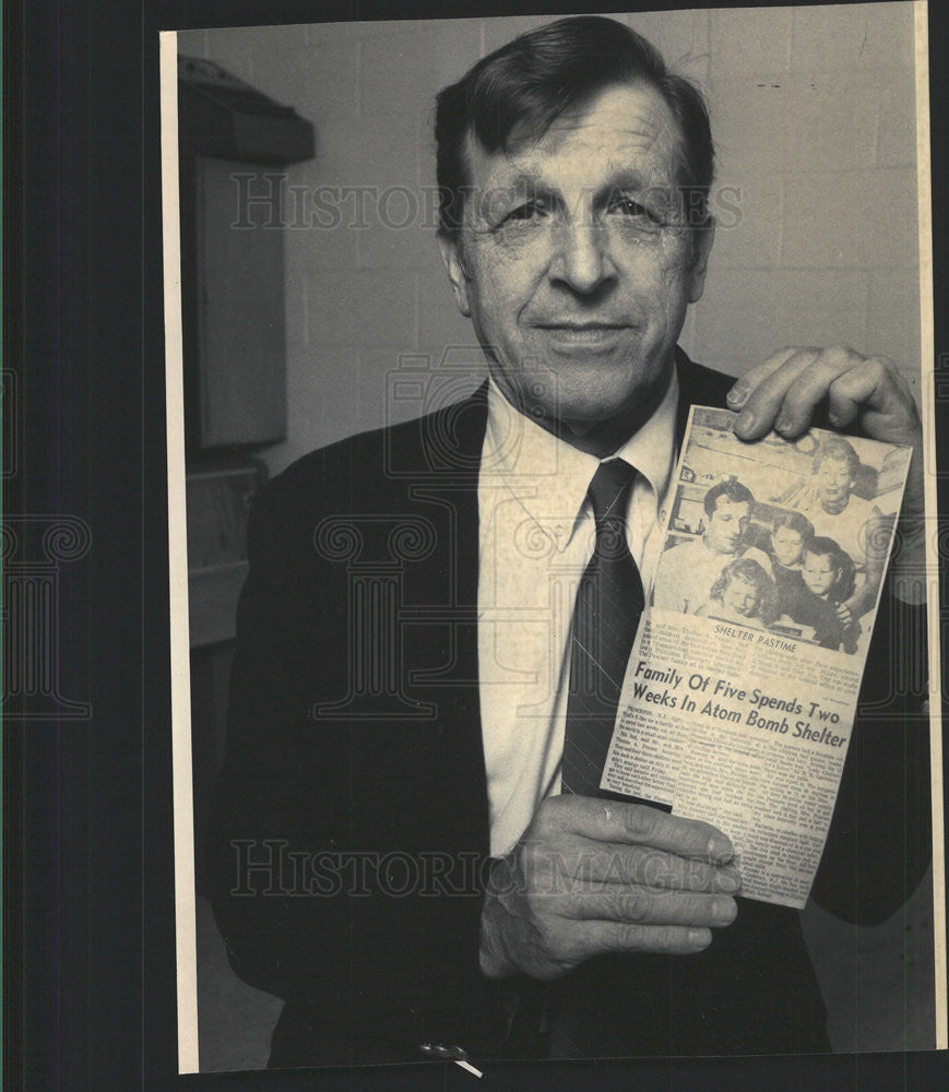 1988 Press Photo THOMAS POWNER FAMILY SPEND TWO WEEKS FALLOUT SHELTER - Historic Images