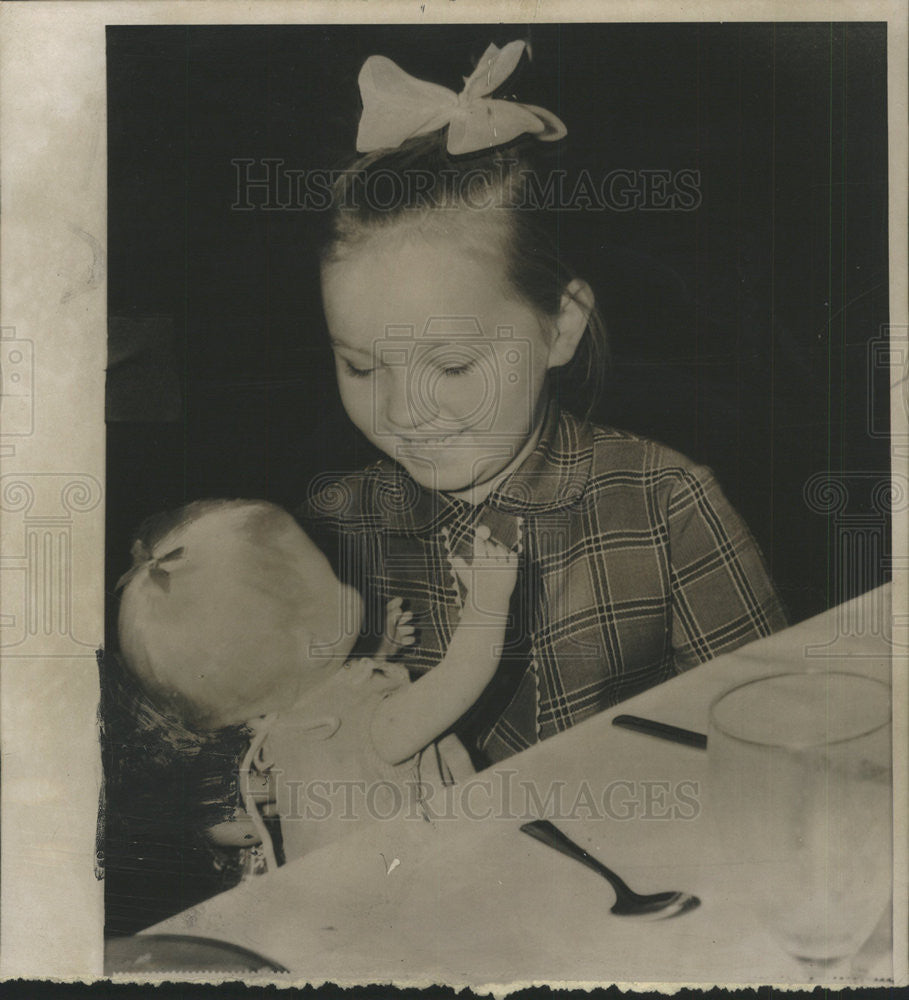 1963 Press Photo OLGA POZDNEE DAUGHTER  MOSCOW FAMILY DOLL - Historic Images