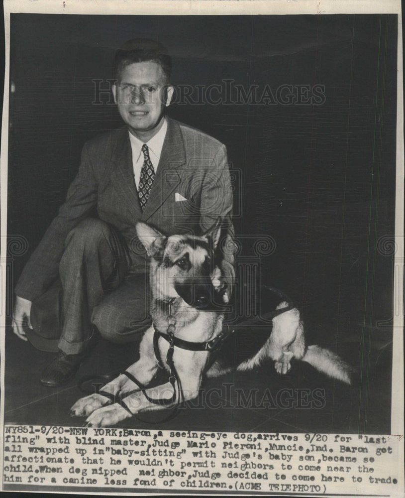 1948 Press Photo Judge Mario Pieroni and seeing-eye dog Baron - Historic Images