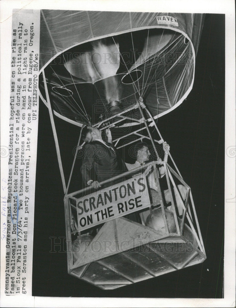 1964 Press Photo Famed balloonist Don Piccard at Sioux Falls Political Rally - Historic Images