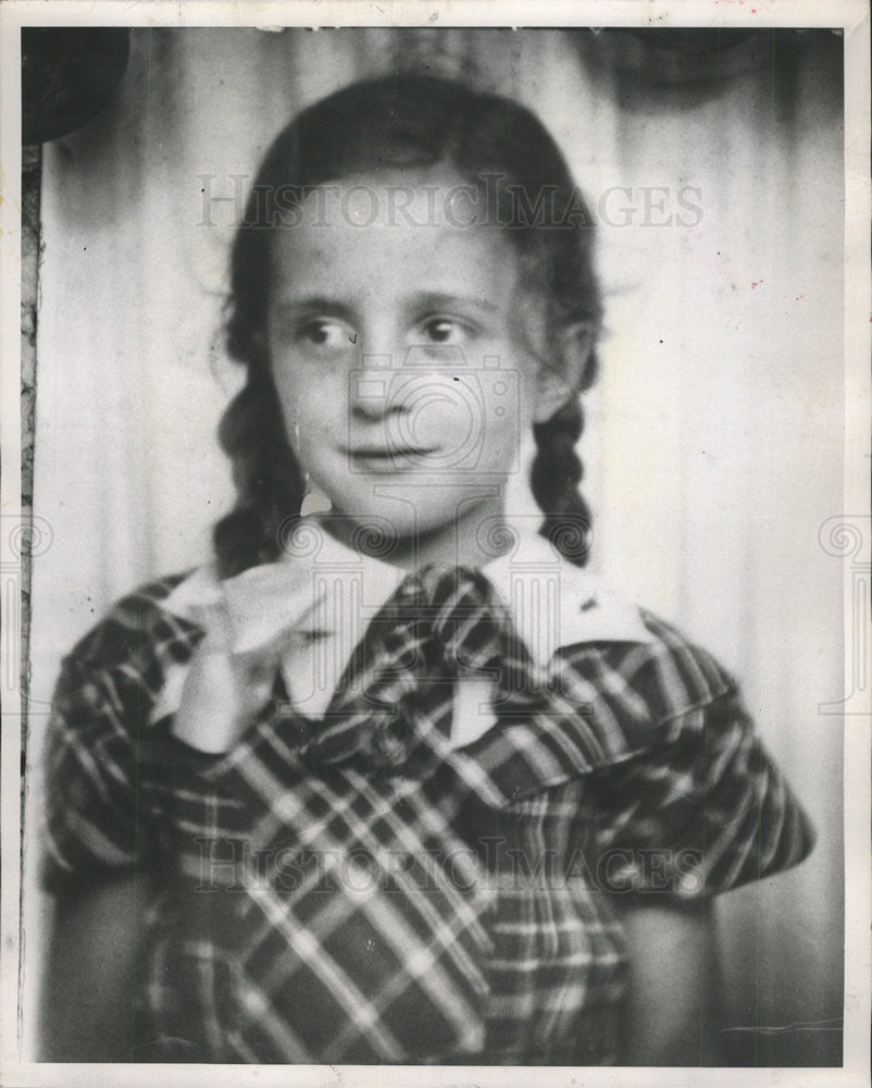 1951 Press Photo of wrongly imprisoned actress Madge Meredith at age 7 - Historic Images