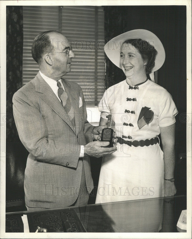 1938 Press Photo Albert J Pixley,restauranter.Mrs J A Datillo - Historic Images