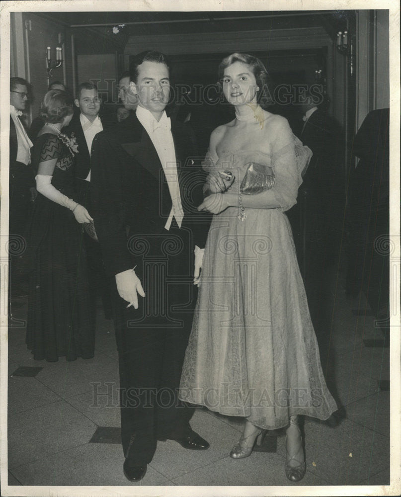 1950 Press Photo Peggy Book A.D. Plamondon III couple Bachelors Benedicts Ball - Historic Images