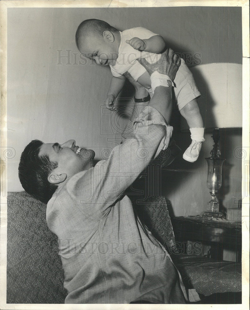 1964 Press Photo Gabriel Picazzo Rescue Mr &amp; Mrs Royale Mullens Son Killed - Historic Images