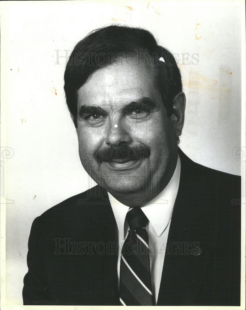 1985 Press Photo Ronald D. Picur City Comptroller - Historic Images