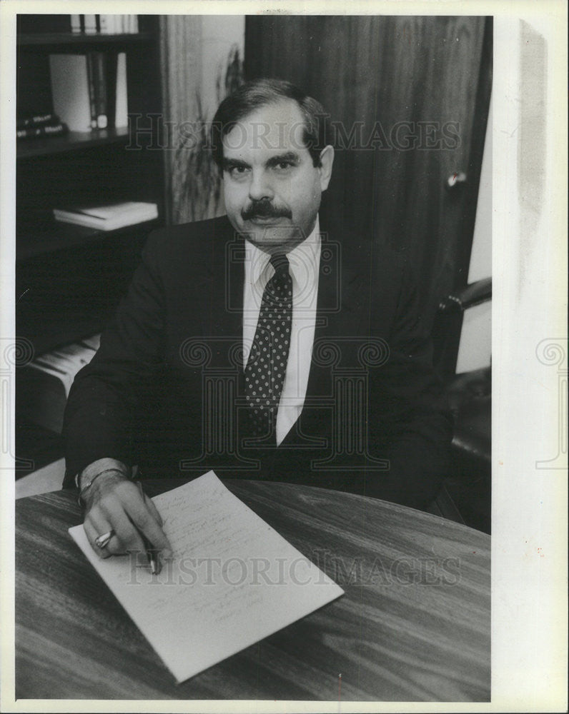 1985 Press Photo Ron Picur,City Comptroller Chicago - Historic Images