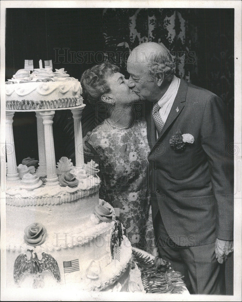 1970 Press Photo Mr and Mrs Albert Pick Jr 75th Birthday Celebration - Historic Images