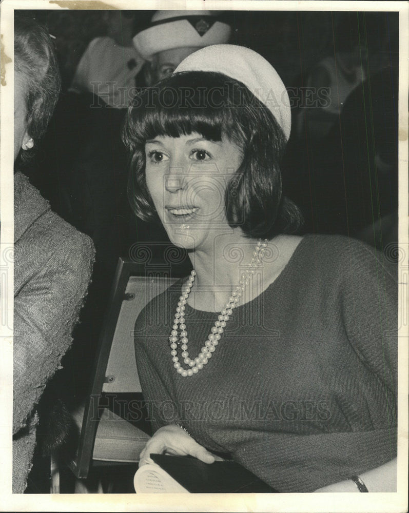 1964 Press Photo Mrs. Richard Needham at the Fashion Group&#39;s benefit show - Historic Images