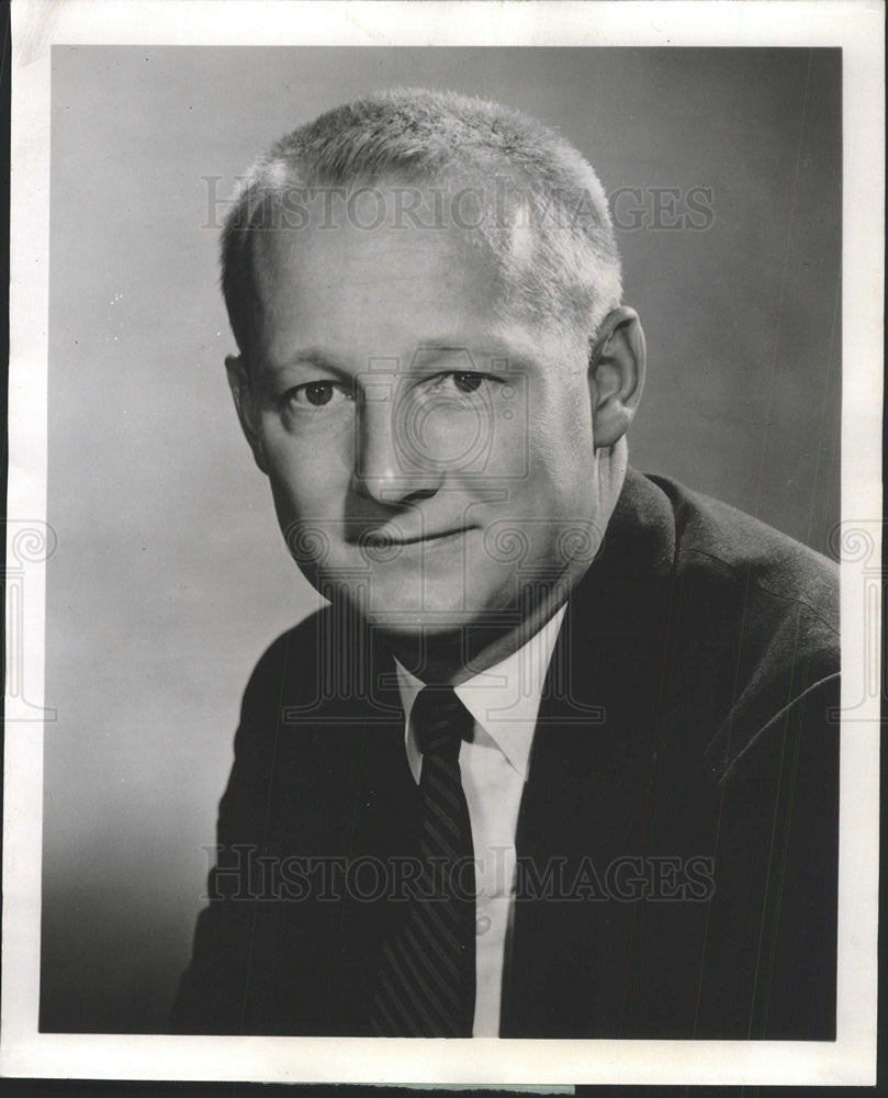 1958 Press Photo of Richard H. Needham, vp of Needham, Louis &amp; Brorby Inc. - Historic Images