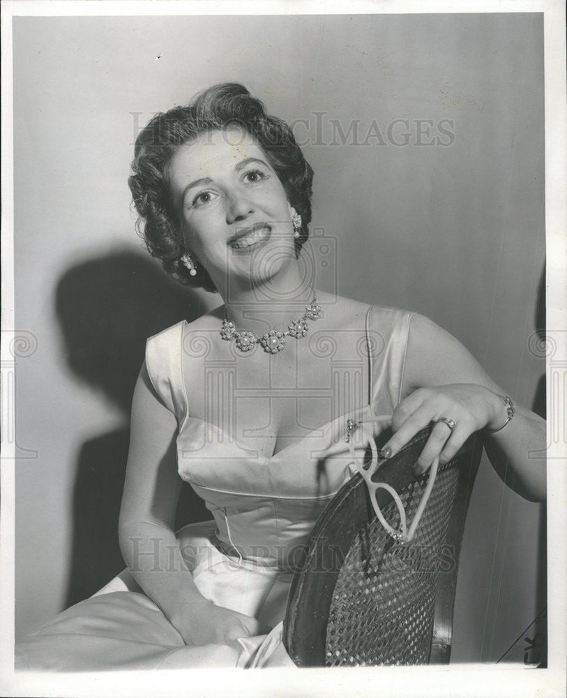 1956 Press Photo Mrs Richard Needham - Historic Images