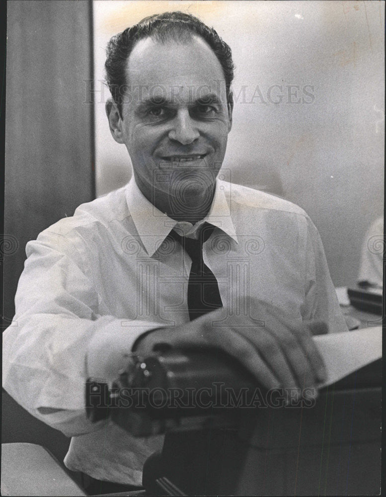 Press Photo Bill Newman,reporter1967 - Historic Images