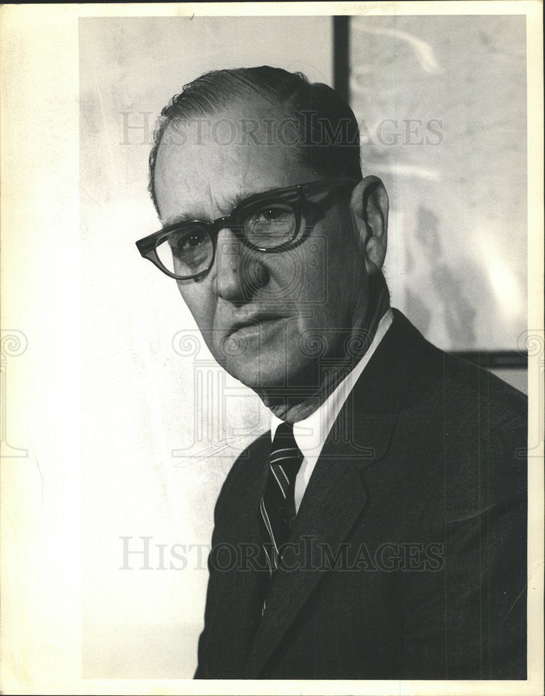 1966 Press Photo Lowell Negley Chicago Sales Manager Fortune Magazine Promotion - Historic Images
