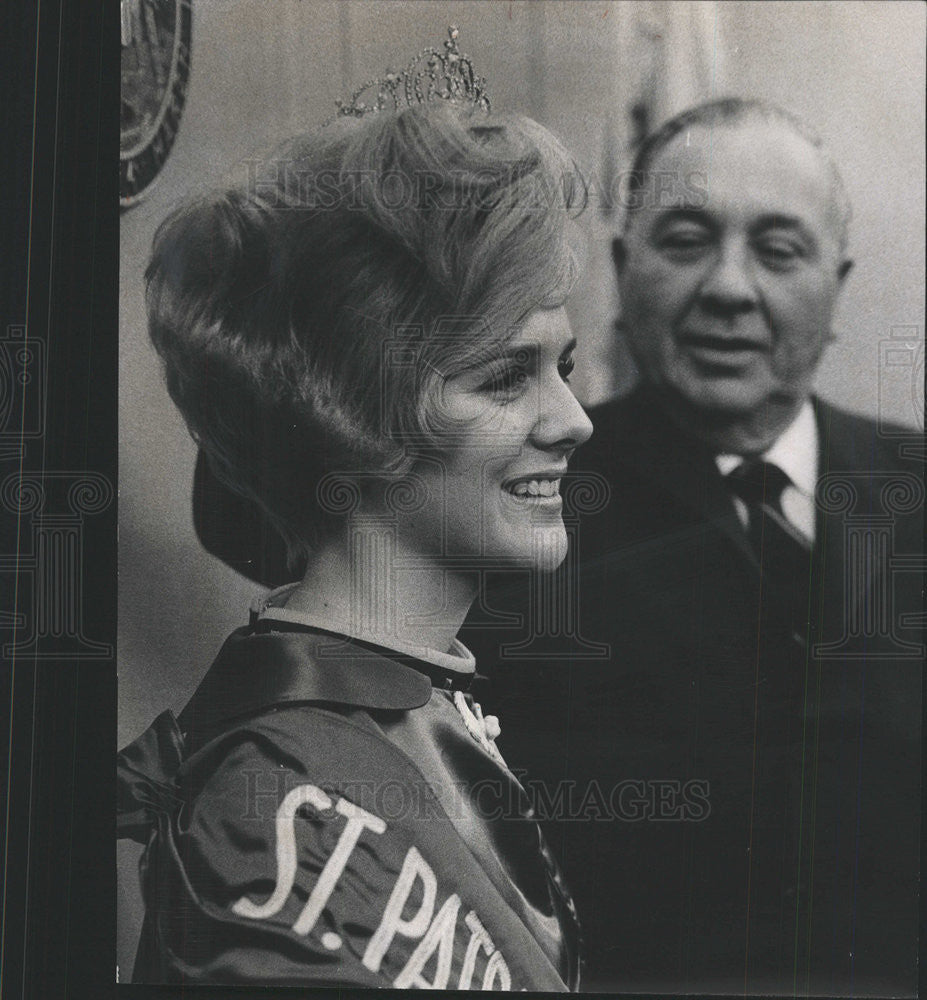 1968 Press Photo Maureen Neary ,St Pats day queen and Mayor Daley - Historic Images