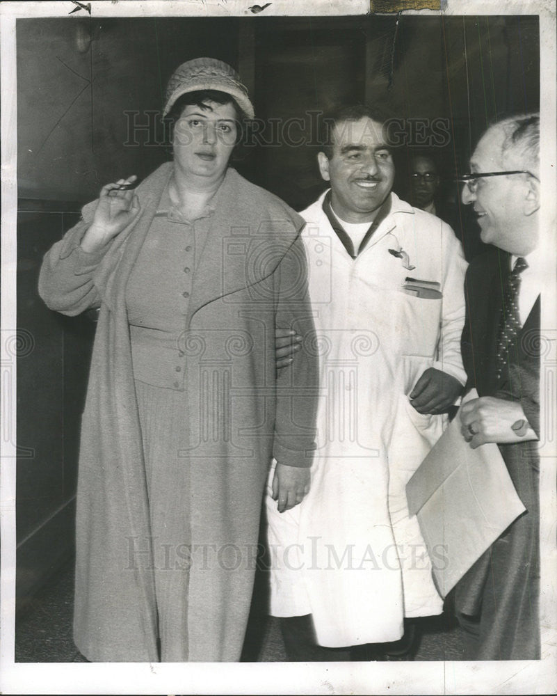 1961 Press Photo Mr. and Mrs. Karl Perl with Attorney Elmer Gertz Child Custody - Historic Images