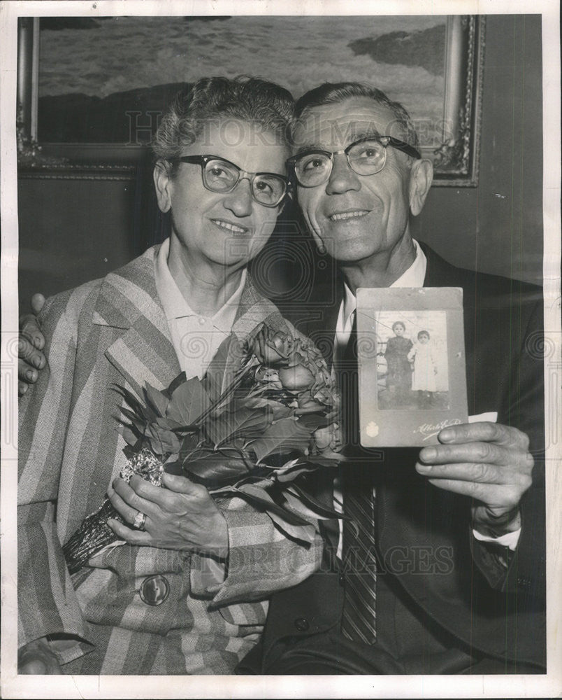 1962 Press Photo Tina Romagna And Brother Anthony Patteri Siblings Reunited - Historic Images