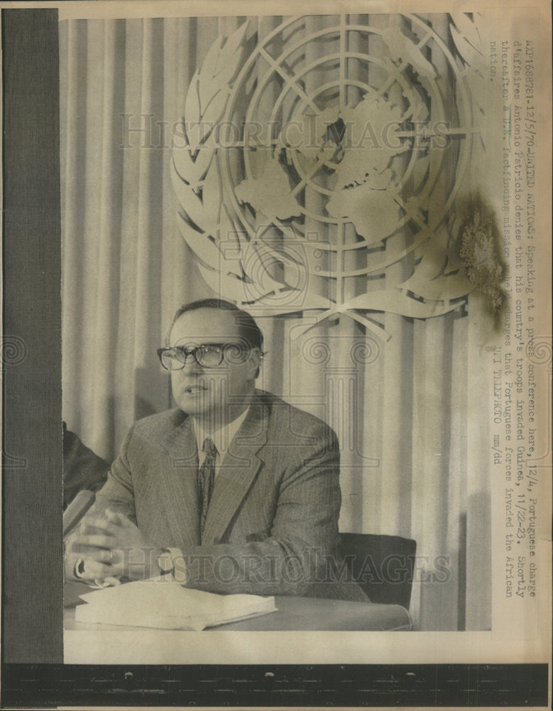 1971 Press Photo Portugese Charge dAffaires Antonio Patricio UN Press Conference - Historic Images