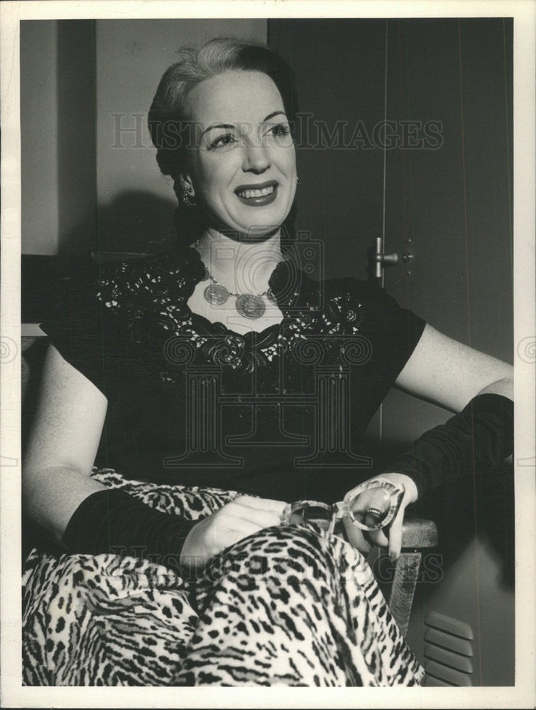 1948 Press Photo Juanita Patino American Entertainer Showgirl - Historic Images