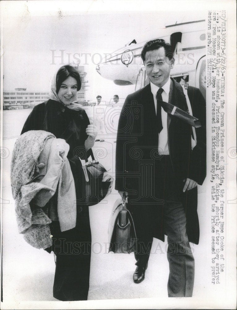 1963 Press Photo Crown Princess of Sikkim Shown With Her Husband, Prince Thondup - Historic Images