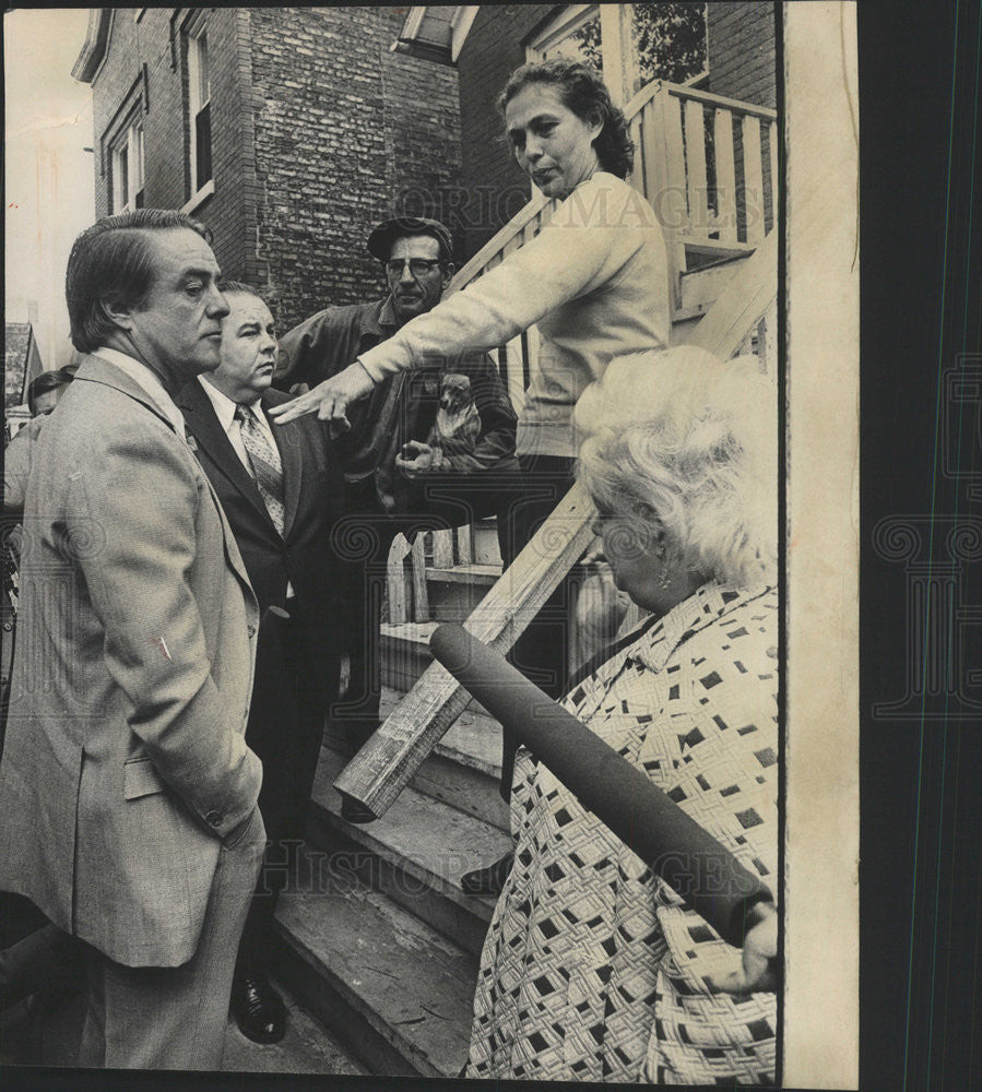 1972 Press Photo Robert Sargent Shriver Jr. statesman Stefaniaic Dan Tagliola - Historic Images