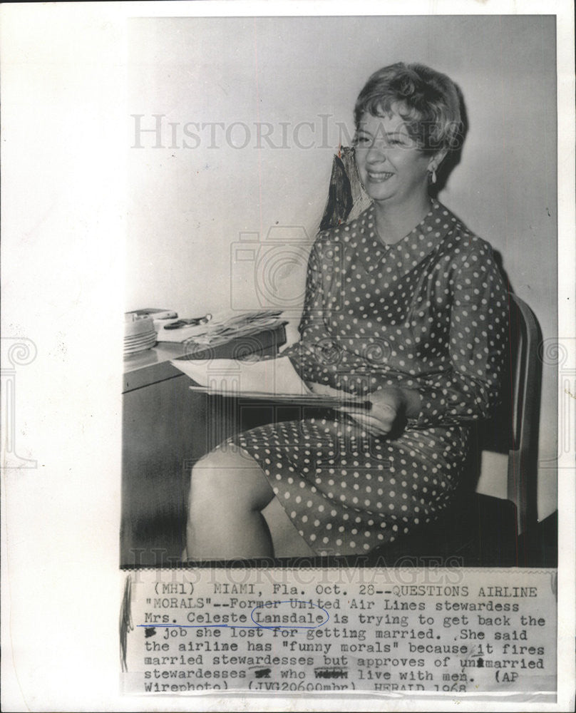 1968 Press Photo United Air Lines Stewardness Mrs Lansdale Try To Get Back Job - Historic Images