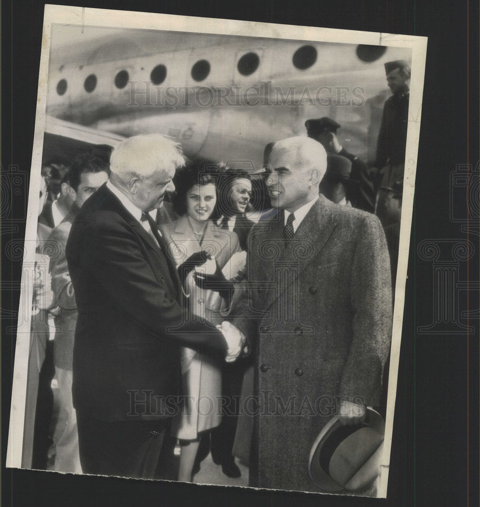 1945 Press Photo Roger Lapham San Francisco Mayor Greets Edward State Secretary - Historic Images