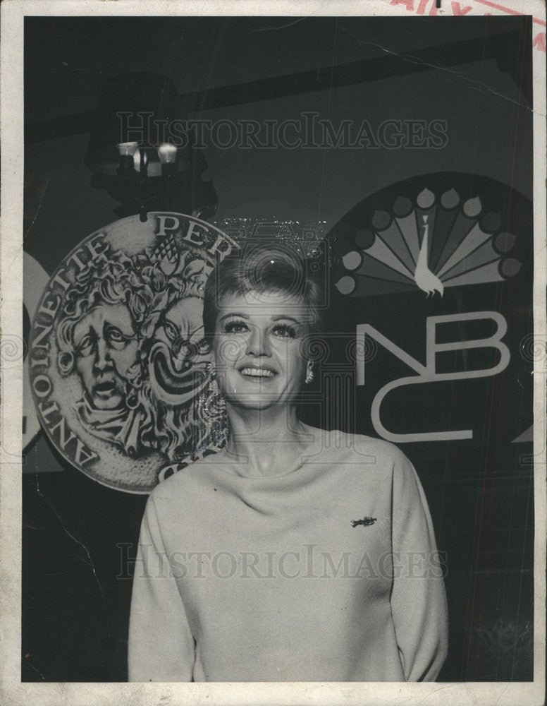 1968 Press Photo Angela Lansbury English Actress Singer &quot;Mame&quot; &quot;Tony Awards&quot; NBC - Historic Images