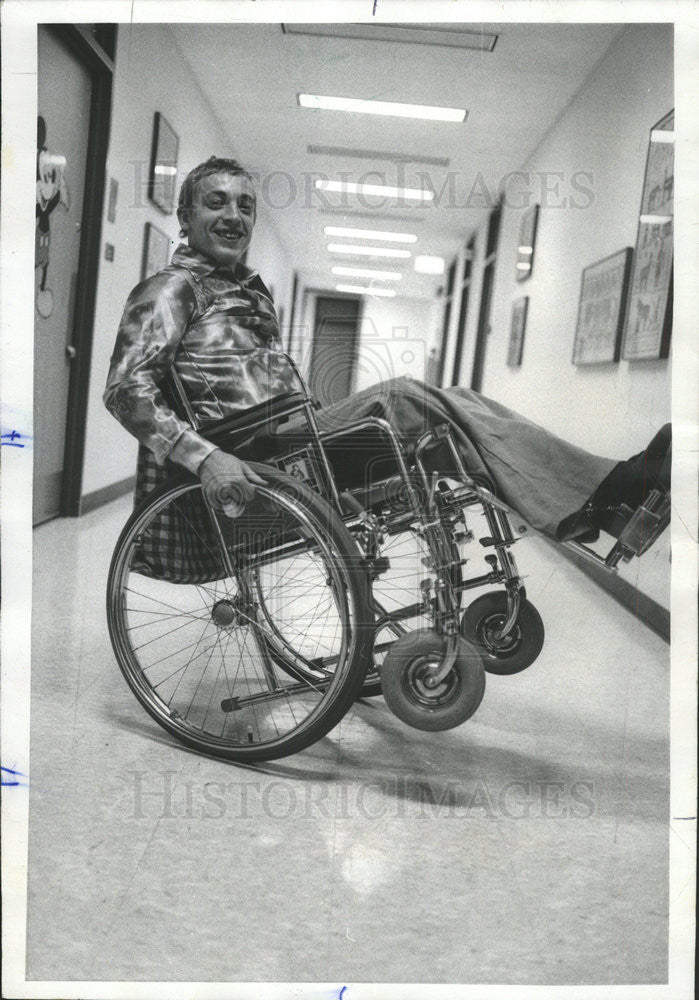 1976 Press Photo Richard Martin Chicago Rehabilitation Institute - Historic Images
