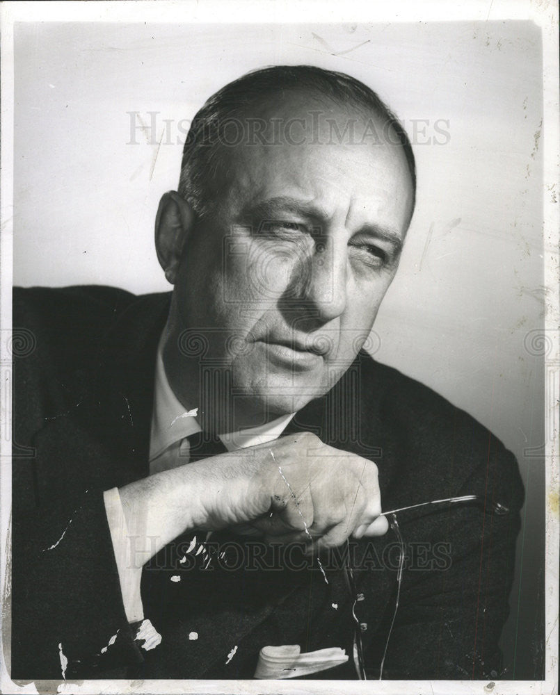 1969 Press Photo Pierre Martineau Director Research Marketing Chicago Tribune - Historic Images