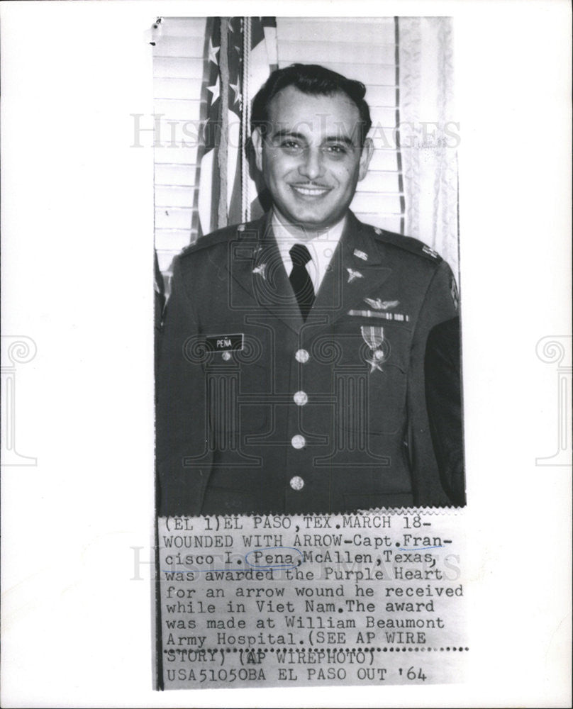 1964 Press Photo Captain Francisco Pena American Military Purple Heart Award - Historic Images