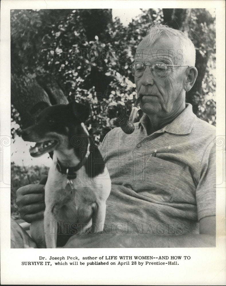 1961 Press Photo Dr Joseph Peck Author &quot;Life With Women - And How To Survive It&quot; - Historic Images