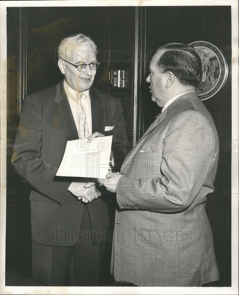 1956 Press Photo Merle Paul U.S. Savings Bonds Division Richard Daley Mayor - Historic Images