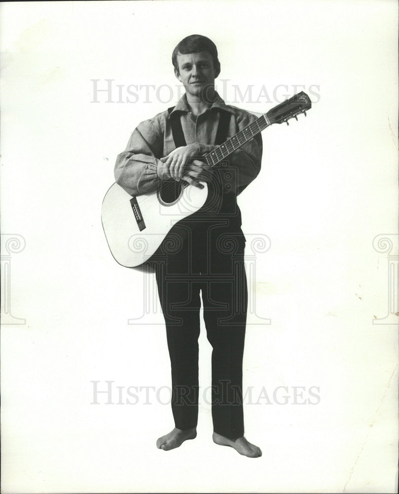 1967 Press Photo NIGEL PEGRUM ACTOR MUSICIAN - Historic Images