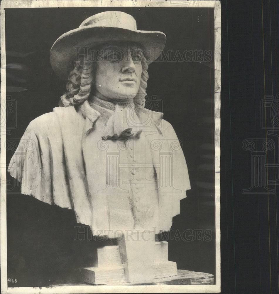 1960 Press Photo WILLIAM PENN STATUE HAT - Historic Images