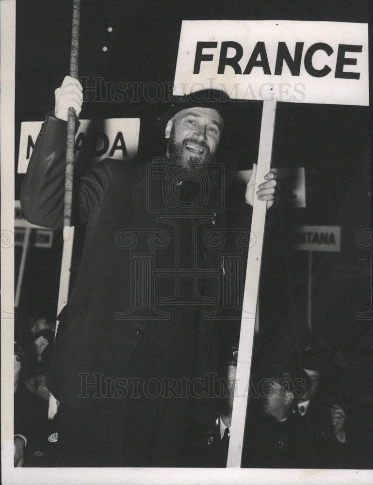 1937 Press Photo Sedley Peck Paris &quot;Buddies&quot; American Legion Convention Garden - Historic Images