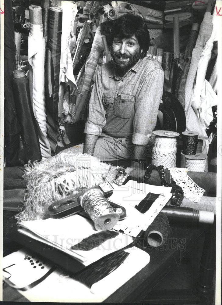 1990 Press Photo Santo Loquasto Costume Designer - Historic Images