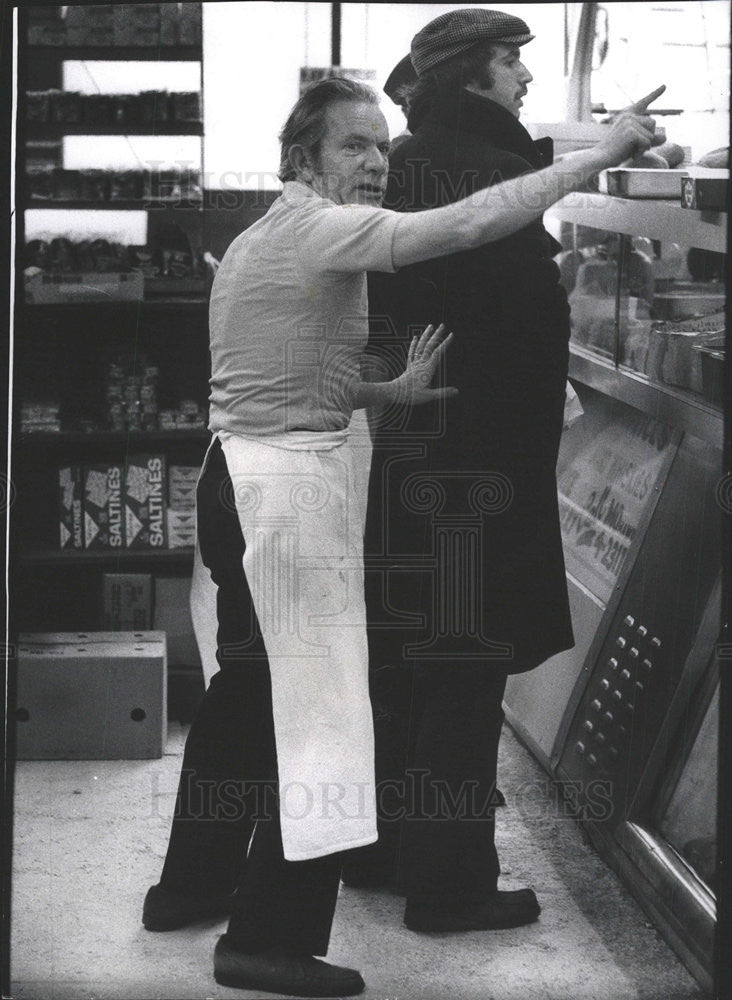 1974 Press Photo Jerry Myers Shop Owner - Historic Images