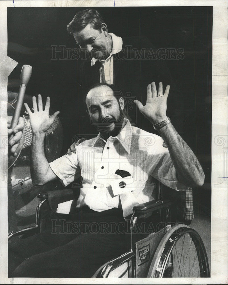 1975 Press Photo Eugene V.Rees, Winner of $300,000 Lottery. - Historic Images