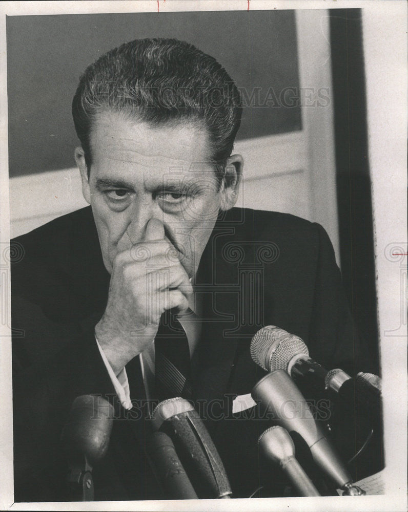 1967 Press Photo Supt.James V. Redmond at press conference. - Historic Images