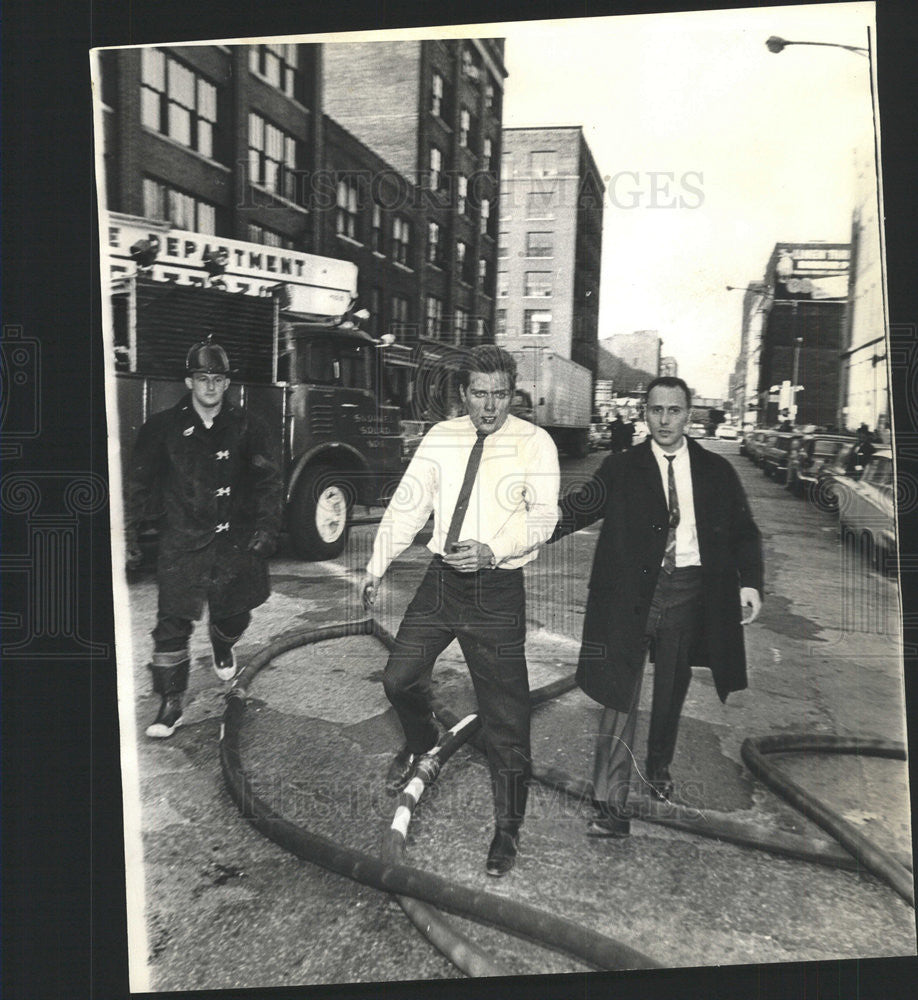 1965 Press Photo Richard Muller Imperial Marketing Ltd Owner Walks Dazedly - Historic Images