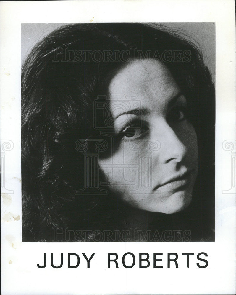 1972 Press Photo Judy Roberts,singer - Historic Images