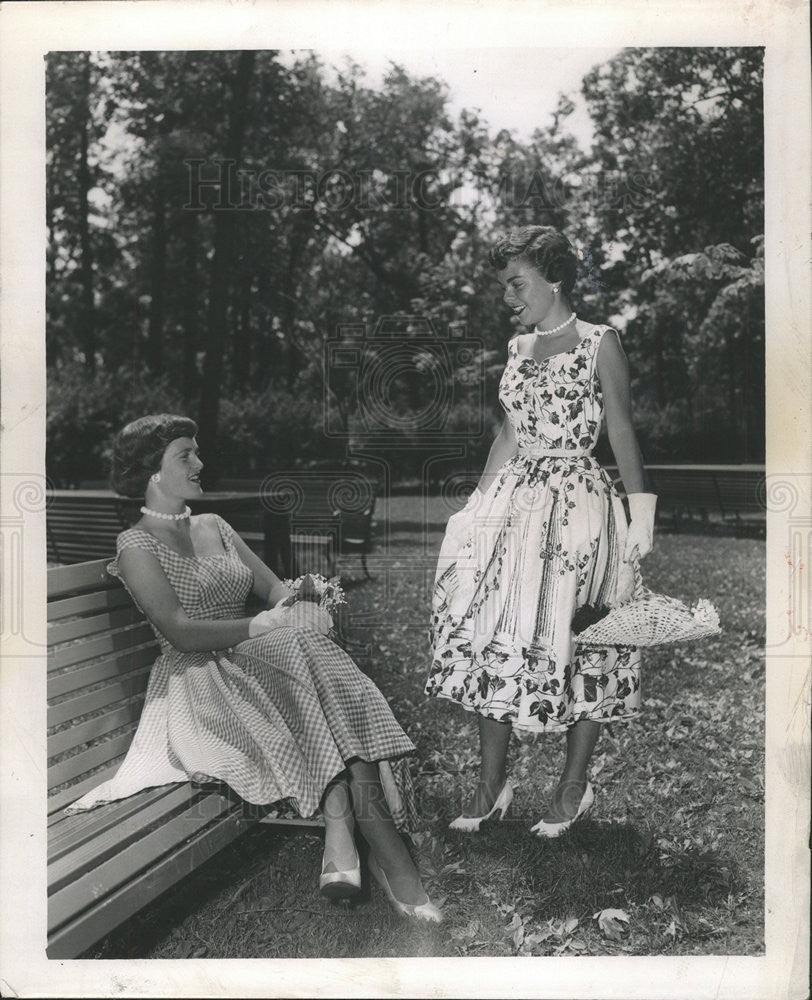 1956 Press Photo Ann Whitfield,Debutante and Mary Webster - Historic Images